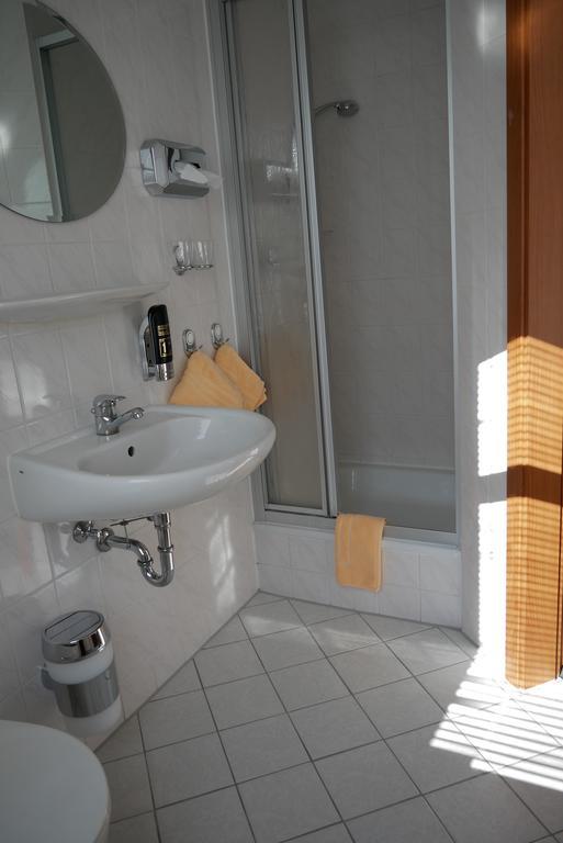 Hotel Garni Brauhof Niederwiesa Экстерьер фото