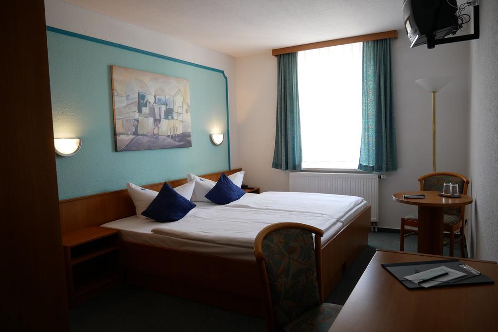 Hotel Garni Brauhof Niederwiesa Экстерьер фото