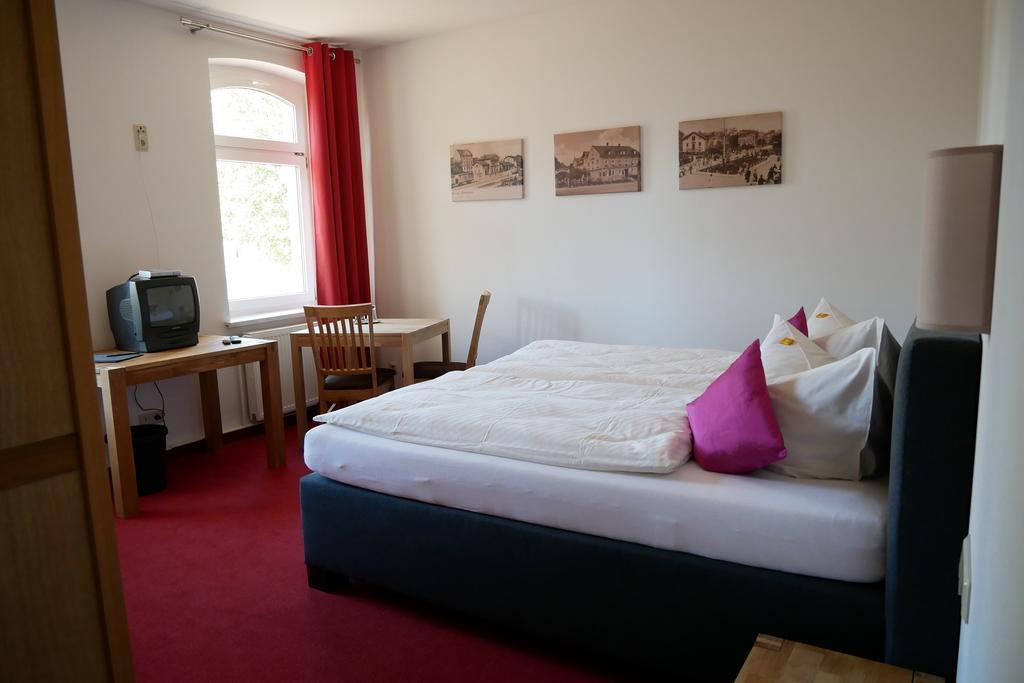 Hotel Garni Brauhof Niederwiesa Экстерьер фото